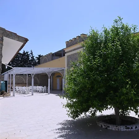 La Corte Di Bacco Salento בית הארחה